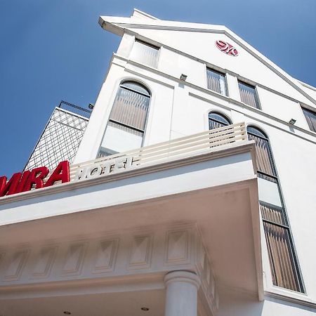 Demira Hotel Surabaya Kültér fotó
