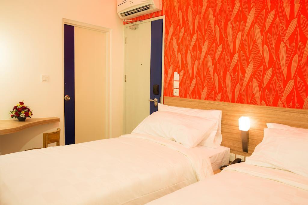 Demira Hotel Surabaya Szoba fotó