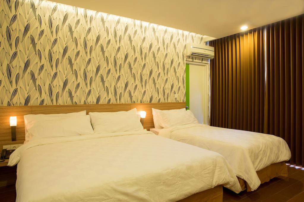 Demira Hotel Surabaya Szoba fotó