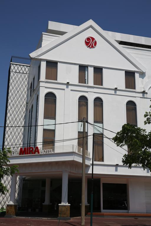 Demira Hotel Surabaya Kültér fotó